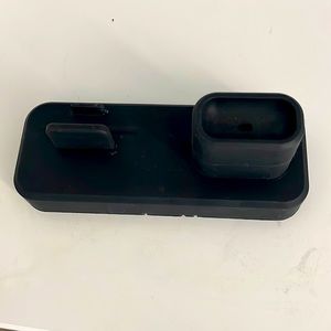 Apple Watch, AirPod and iPhone doc station